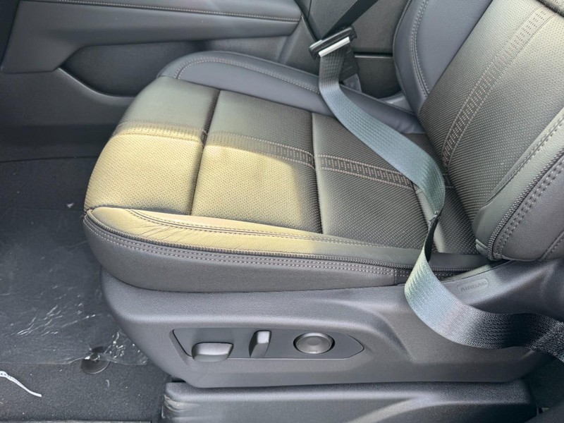 Chevrolet Tahoe Vehicle Image 11