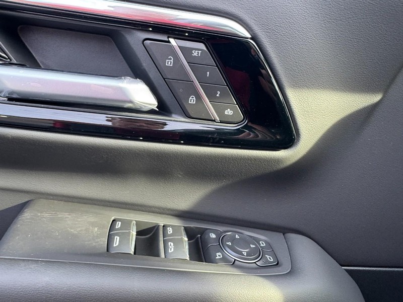 Chevrolet Tahoe Vehicle Image 12