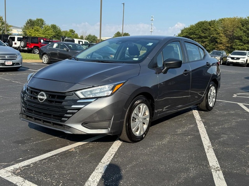 Nissan Versa Vehicle Image 08