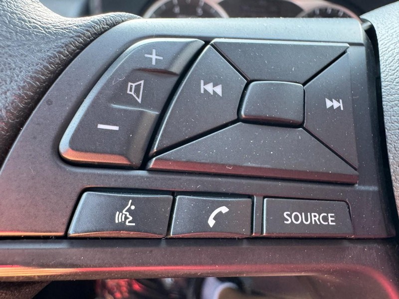 Nissan Versa Vehicle Image 16