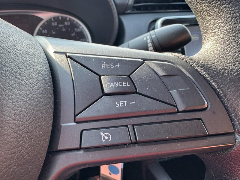 Nissan Versa Vehicle Image 17