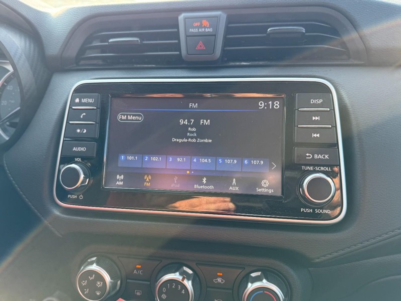 Nissan Versa Vehicle Image 19
