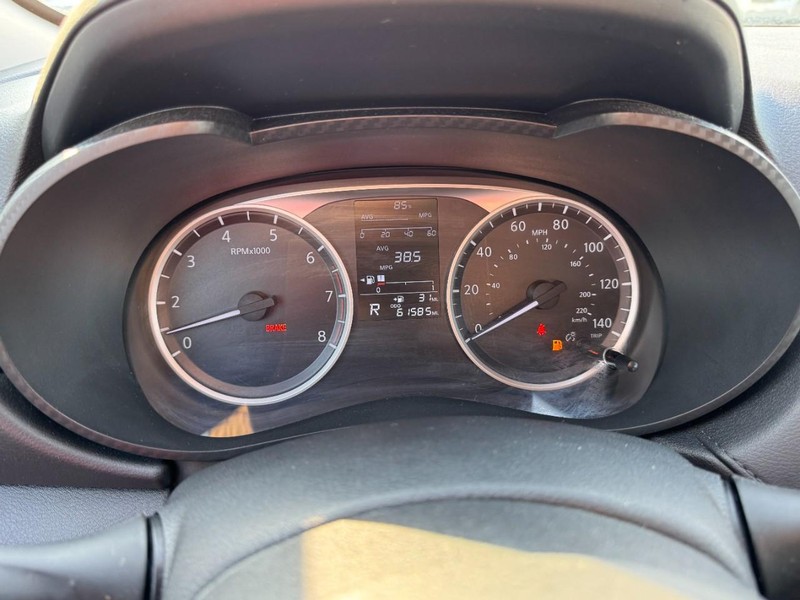 Nissan Versa Vehicle Image 21
