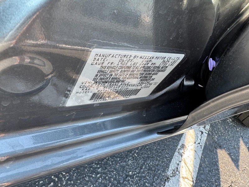 Nissan Versa Vehicle Image 22
