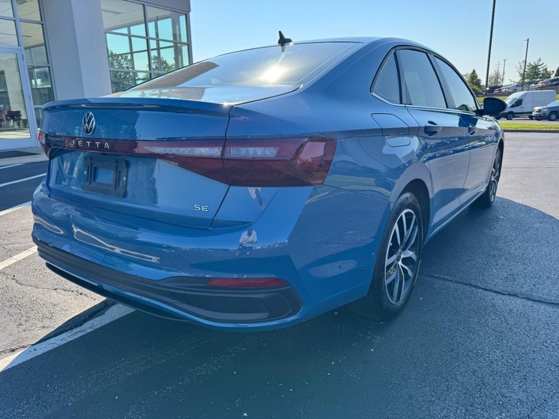 Volkswagen Jetta Vehicle Image 03