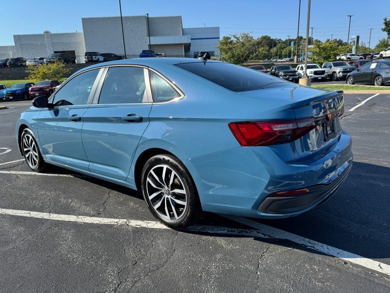 Volkswagen Jetta Vehicle Image 05