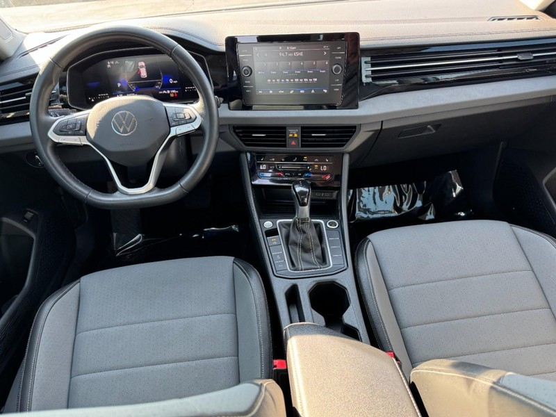 Volkswagen Jetta Vehicle Image 11