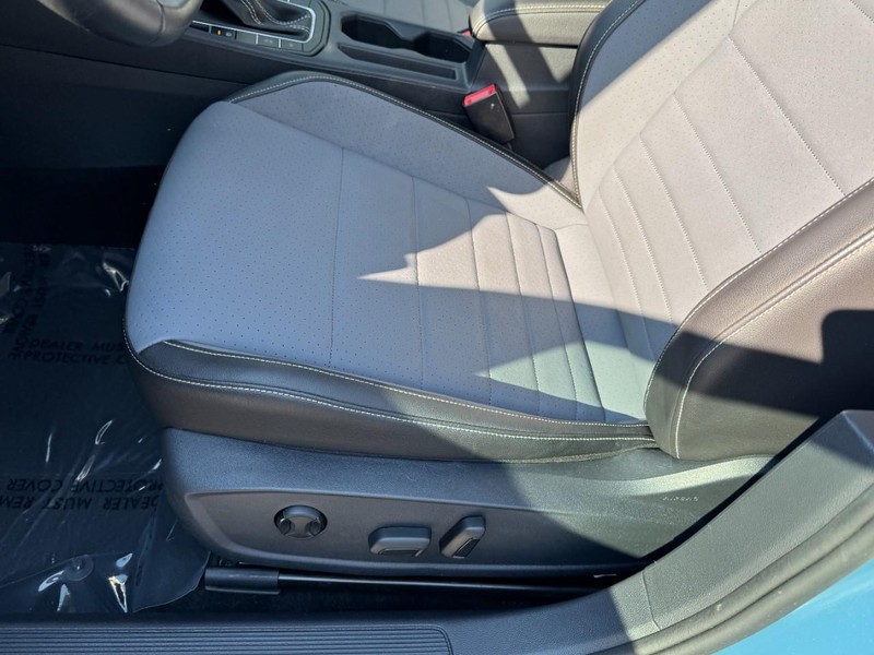 Volkswagen Jetta Vehicle Image 14