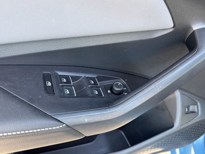 Volkswagen Jetta Vehicle Image 15