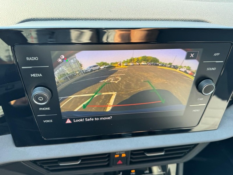 Volkswagen Jetta Vehicle Image 21
