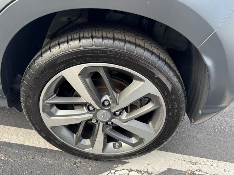 Hyundai Kona Vehicle Image 07