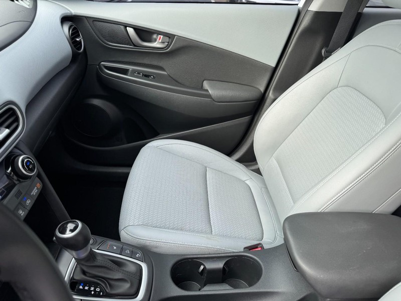 Hyundai Kona Vehicle Image 14