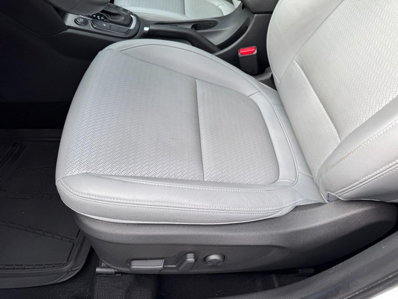 Hyundai Kona Vehicle Image 15
