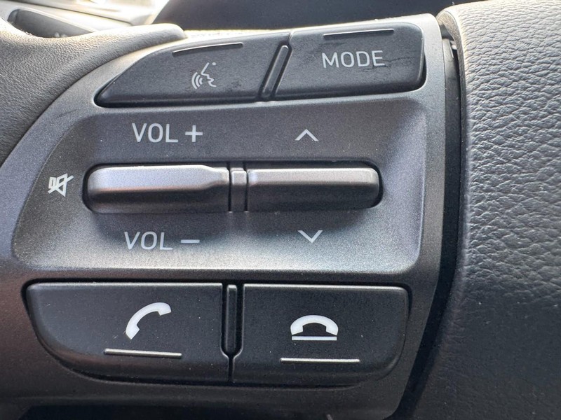 Hyundai Kona Vehicle Image 17
