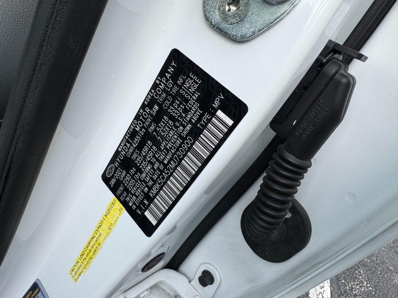 Hyundai Kona Vehicle Image 25