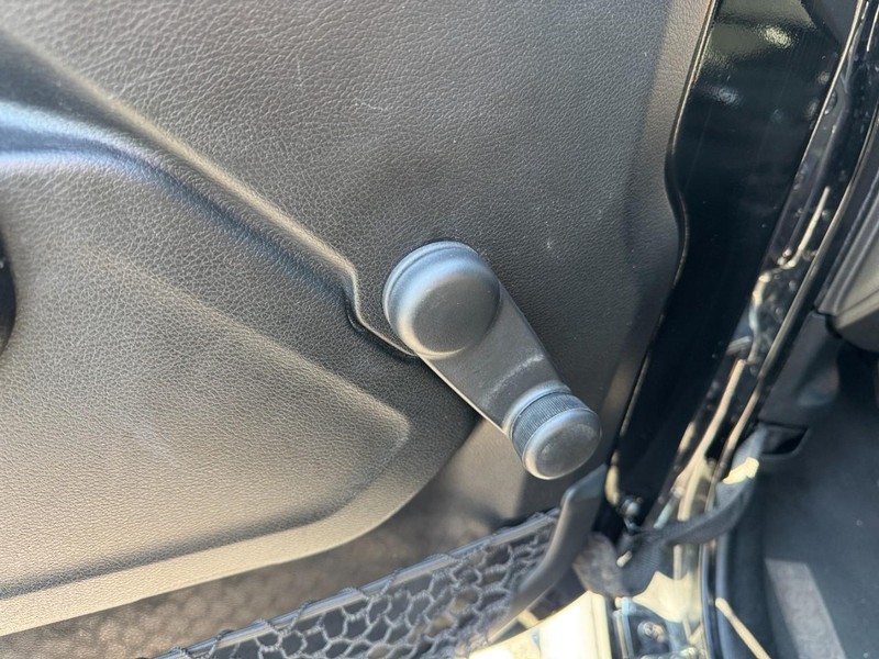 Jeep Wrangler Unlimited Vehicle Image 12