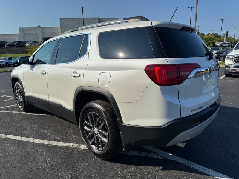 GMC Acadia Vehicle Image 05
