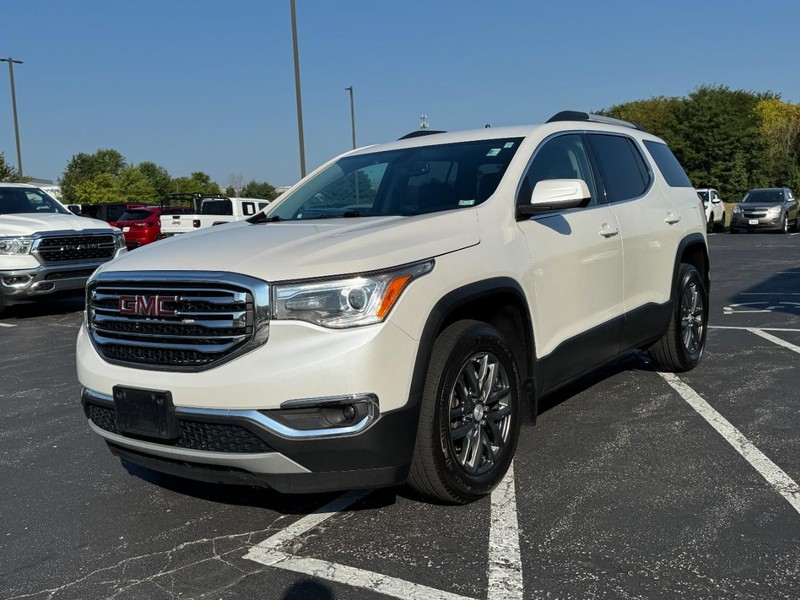 GMC Acadia Vehicle Image 08