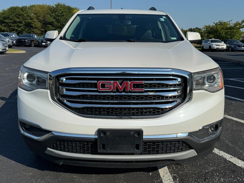 GMC Acadia Vehicle Image 09