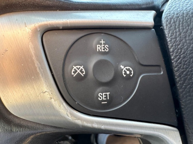 GMC Acadia Vehicle Image 16