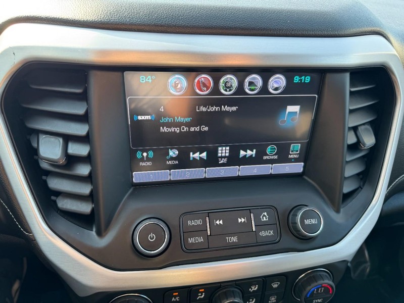 GMC Acadia Vehicle Image 19