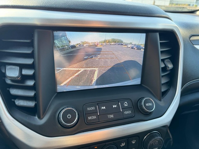 GMC Acadia Vehicle Image 20