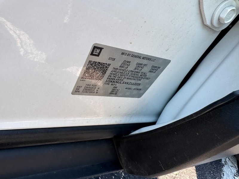 GMC Acadia Vehicle Image 22
