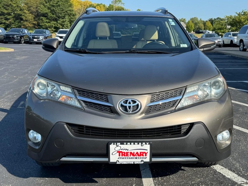 Toyota RAV4 Vehicle Image 09