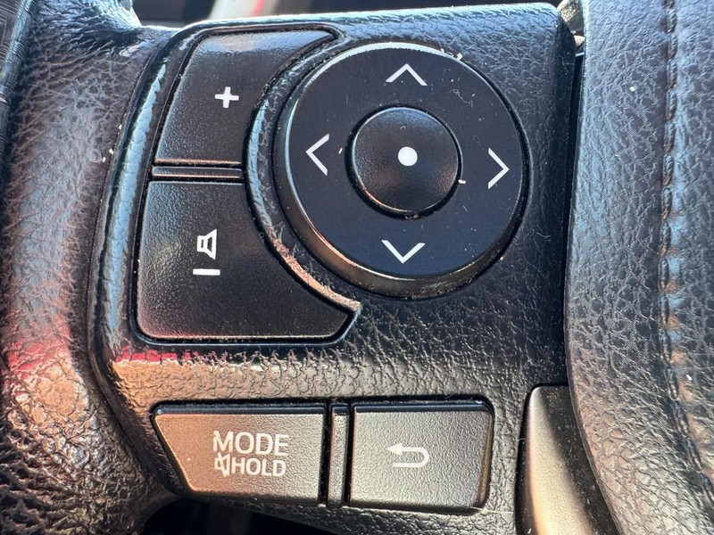 Toyota RAV4 Vehicle Image 18