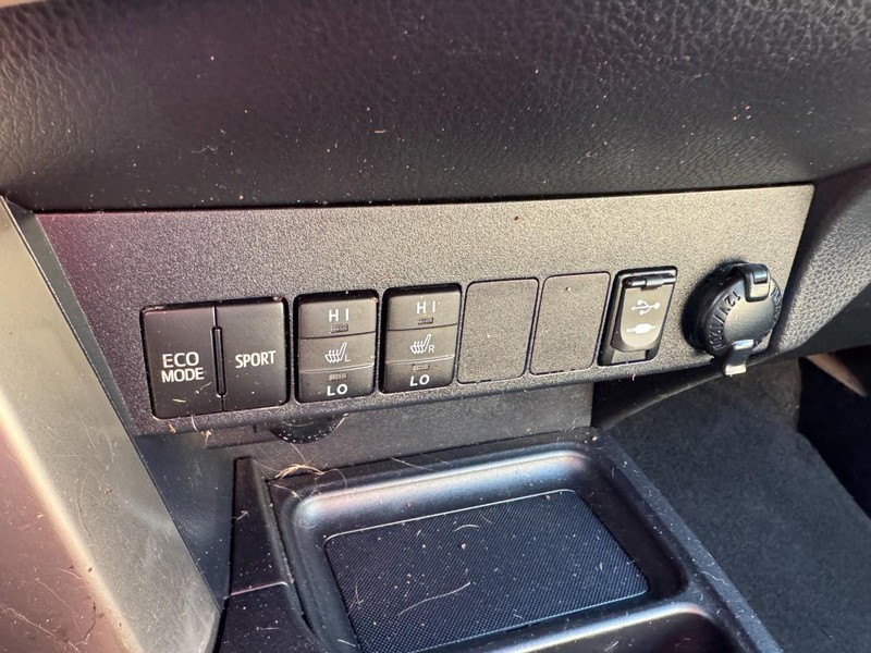 Toyota RAV4 Vehicle Image 21