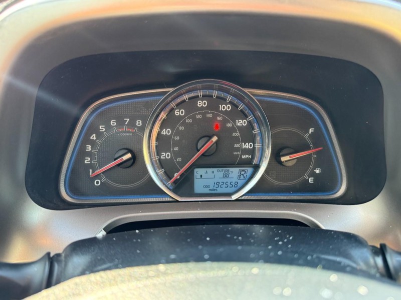 Toyota RAV4 Vehicle Image 25