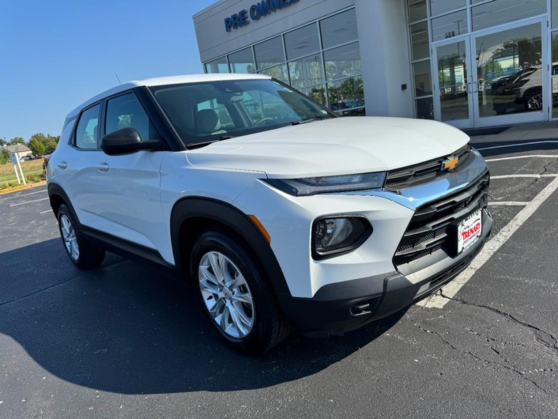 Chevrolet TrailBlazer Vehicle Image 02