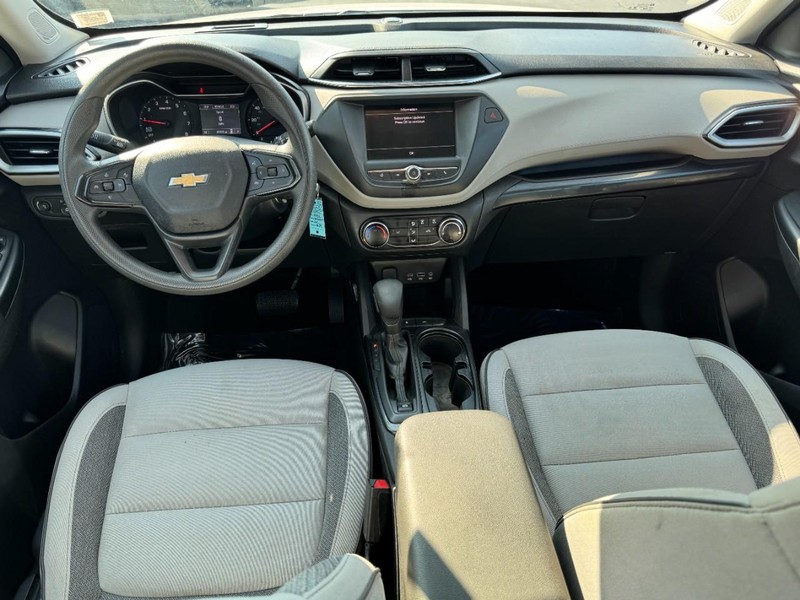 Chevrolet TrailBlazer Vehicle Image 11