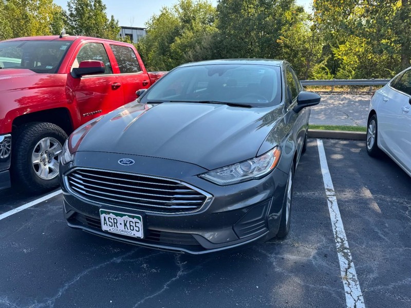 Ford Fusion Vehicle Image 02