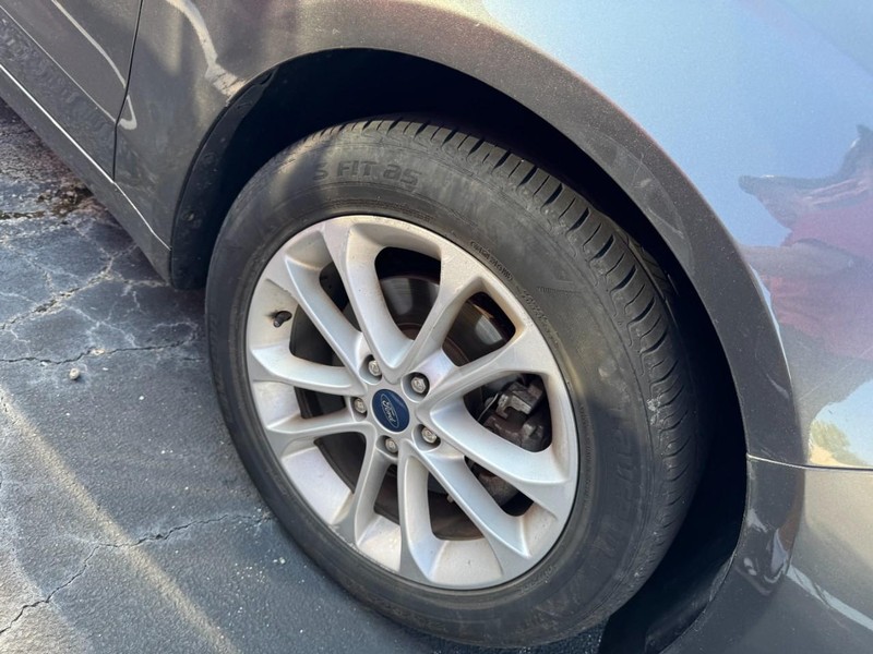 Ford Fusion Vehicle Image 05
