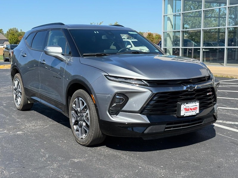 Chevrolet Blazer Vehicle Image 02