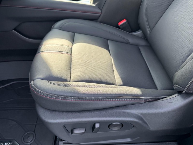 Chevrolet Tahoe Vehicle Image 11