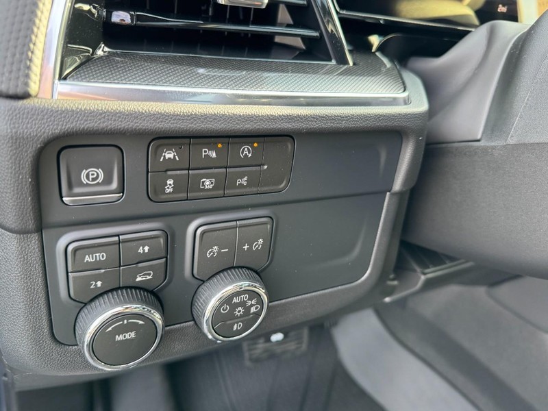 Chevrolet Tahoe Vehicle Image 13