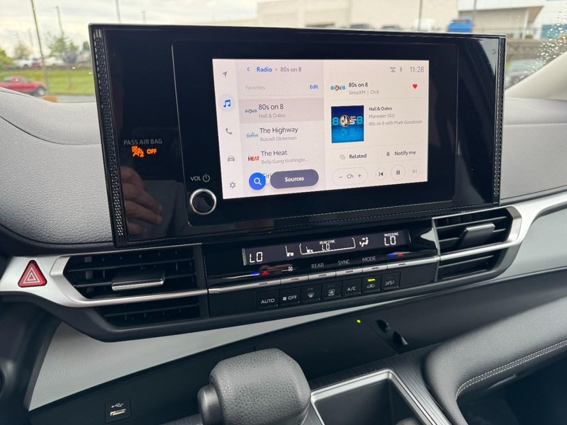 Toyota Sienna Vehicle Image 19