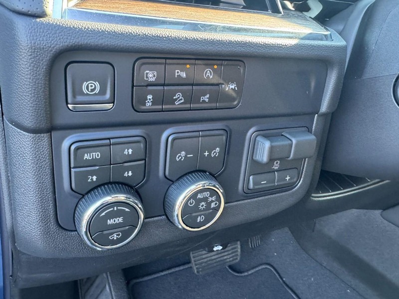 Chevrolet Tahoe Vehicle Image 12