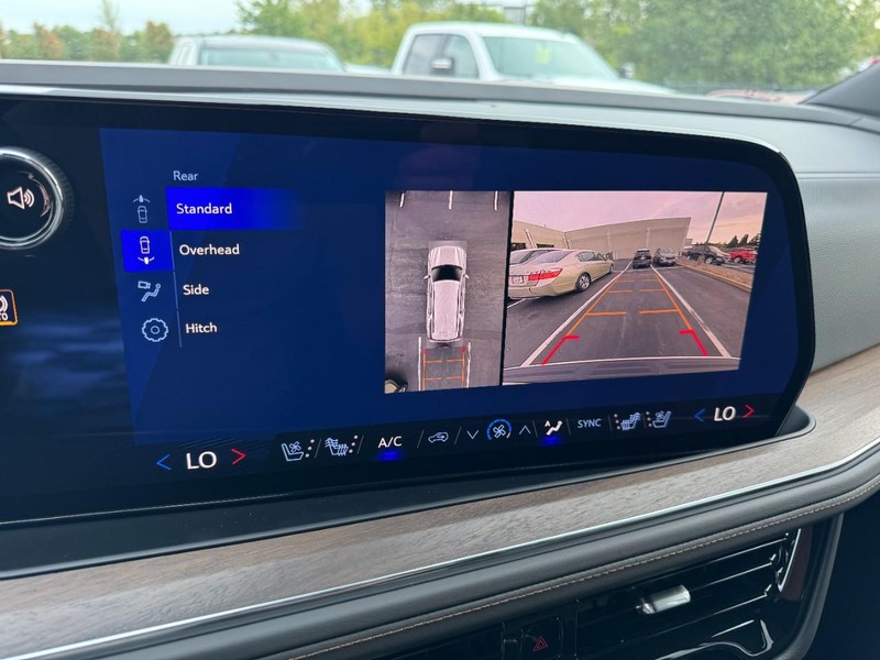 Chevrolet Tahoe Vehicle Image 18
