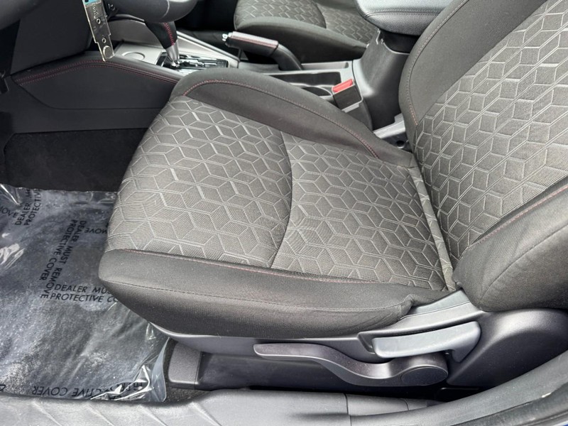 Mitsubishi Outlander Sport Vehicle Image 14