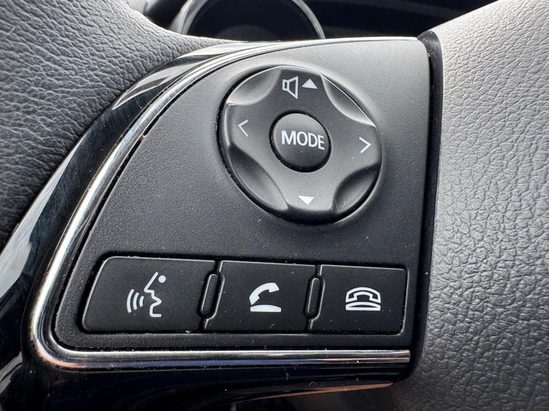 Mitsubishi Outlander Sport Vehicle Image 16