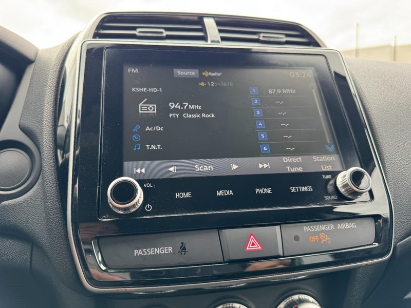 Mitsubishi Outlander Sport Vehicle Image 19