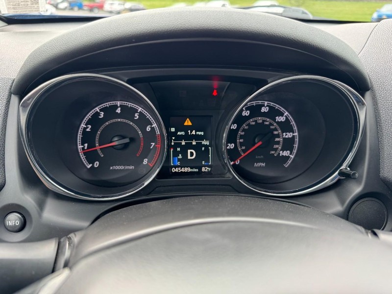 Mitsubishi Outlander Sport Vehicle Image 21