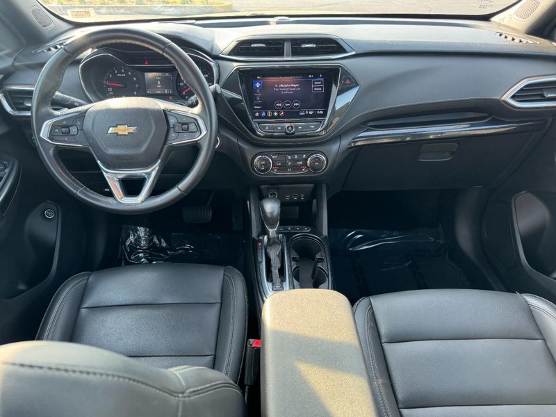 Chevrolet TrailBlazer Vehicle Image 12