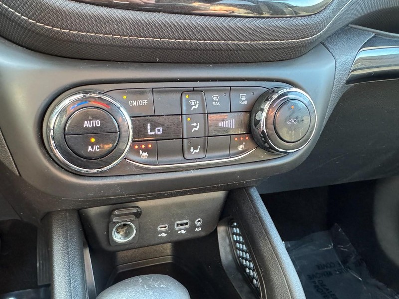 Chevrolet TrailBlazer Vehicle Image 19