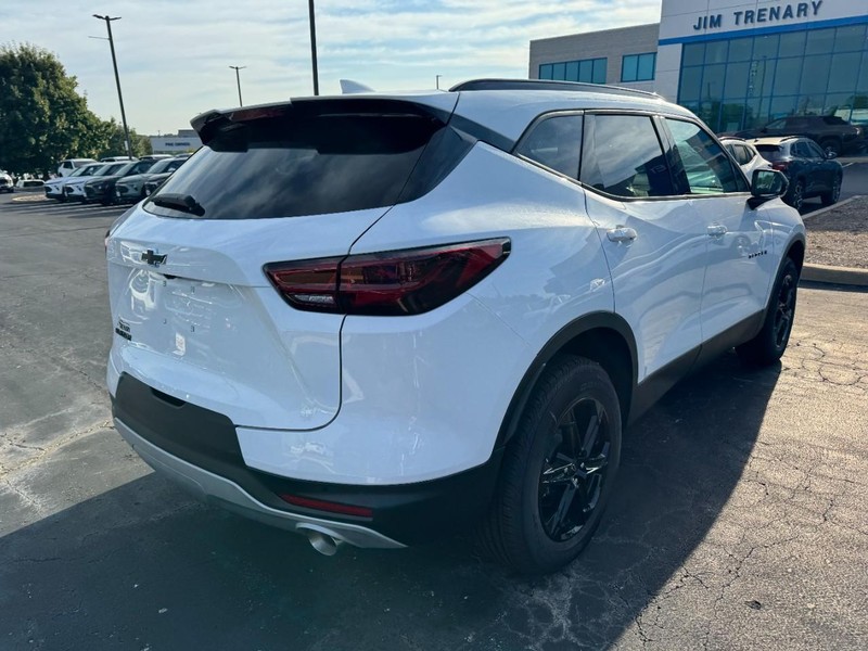 Chevrolet Blazer Vehicle Image 03