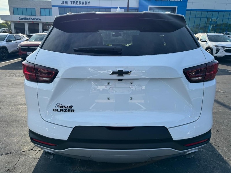 Chevrolet Blazer Vehicle Image 04
