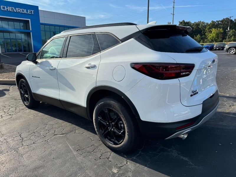 Chevrolet Blazer Vehicle Image 05